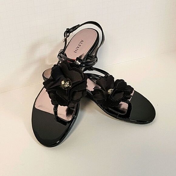 NOWB
Alfani Black Flower Wedge Sandals Sz 6.5 - Picture 1 of 5